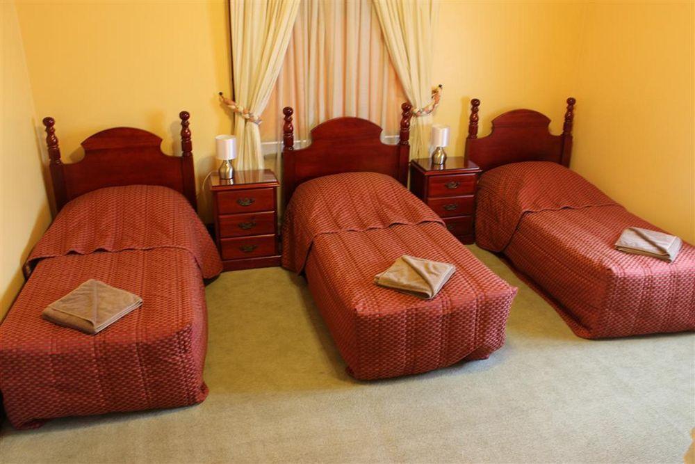 Warwick Settlers Inn Экстерьер фото
