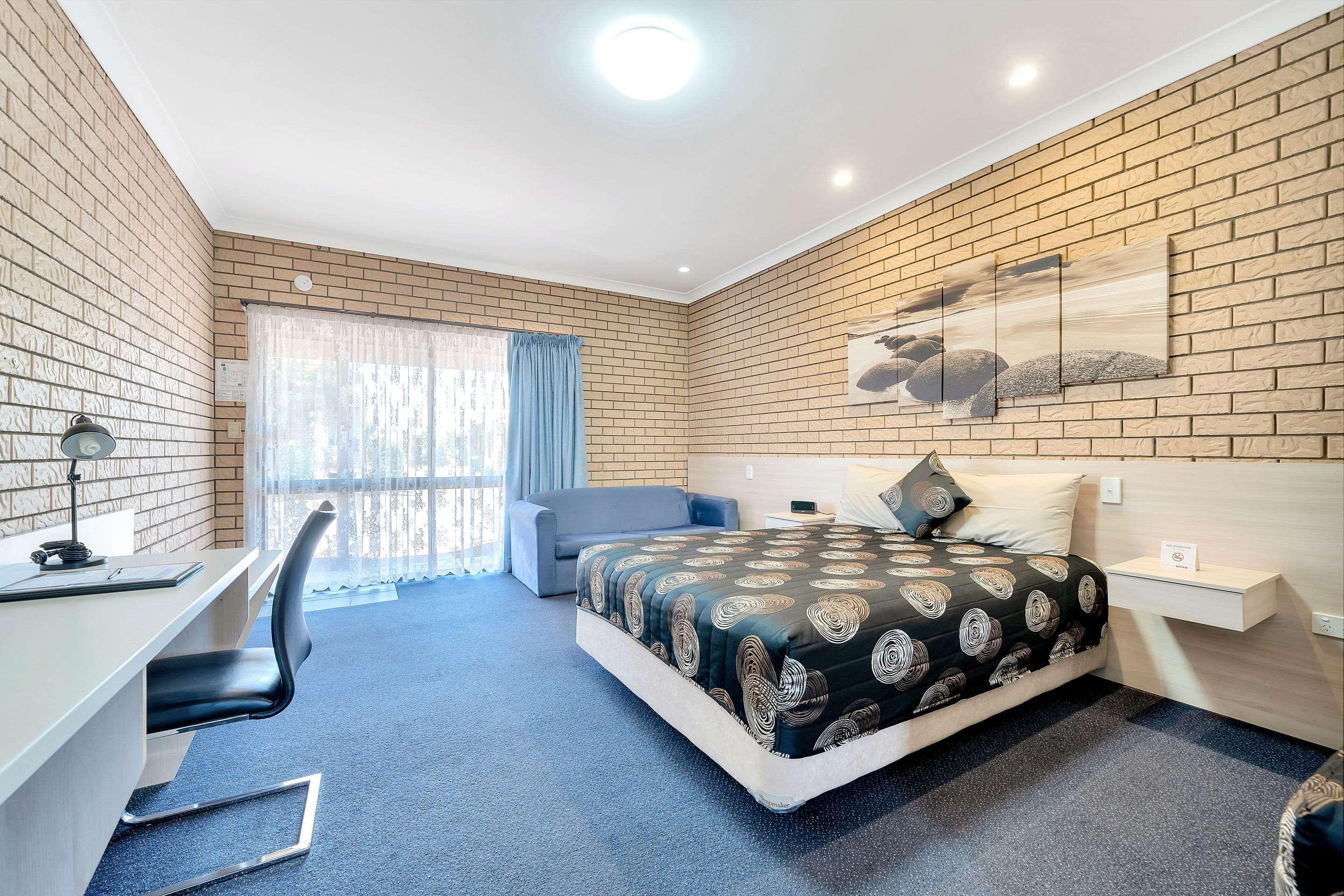 Warwick Settlers Inn Экстерьер фото