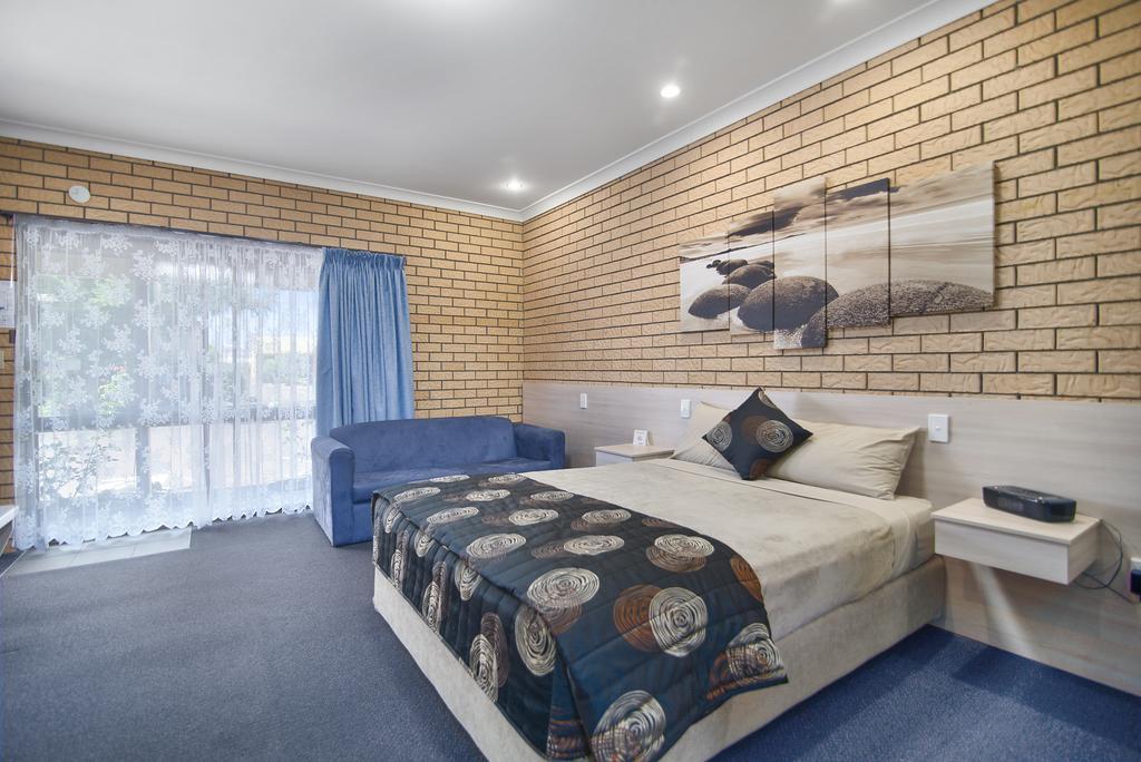Warwick Settlers Inn Экстерьер фото