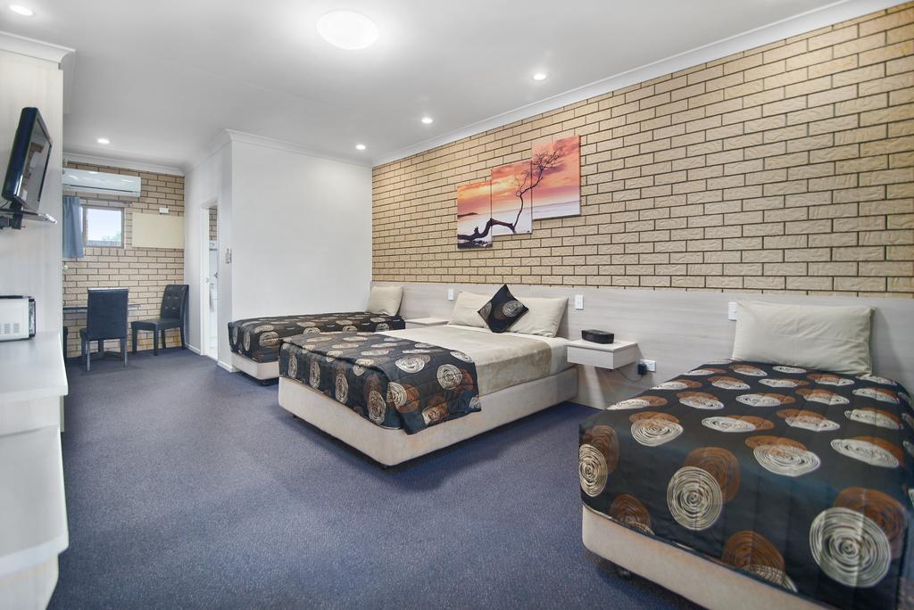 Warwick Settlers Inn Экстерьер фото