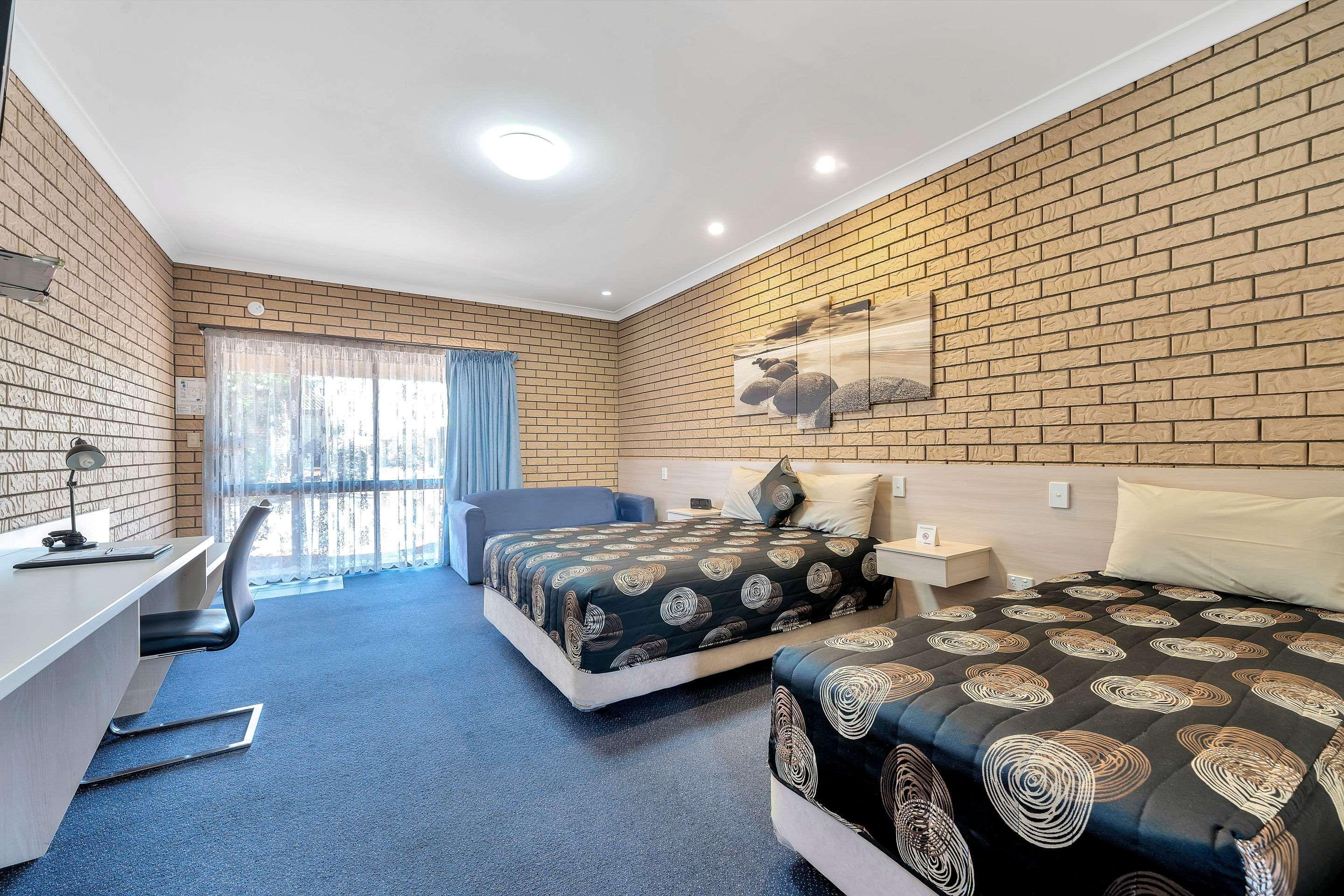 Warwick Settlers Inn Экстерьер фото